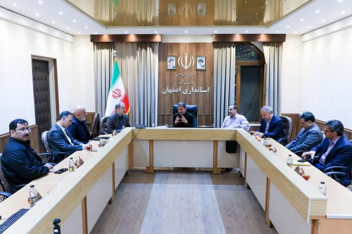 استاندار خواستار راهکارهای مؤثر حل تأثیرات اجتماعی بحران آب شد