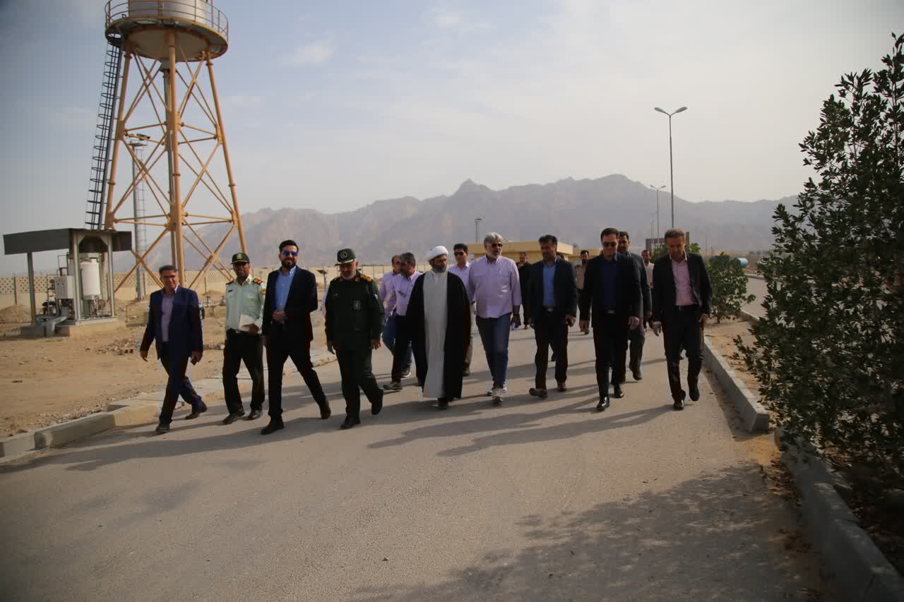 مجموعه نفت به مسئولیت های اجتماعی خود در تنگستان عمل کند