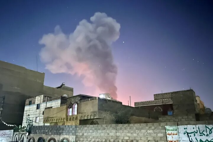 ABD'den Yemen'e yeni saldırı: 12 şehit, 30 yaralı ABD'den Yemen'e yeni saldırı: 12 şehit, 30 yaralı