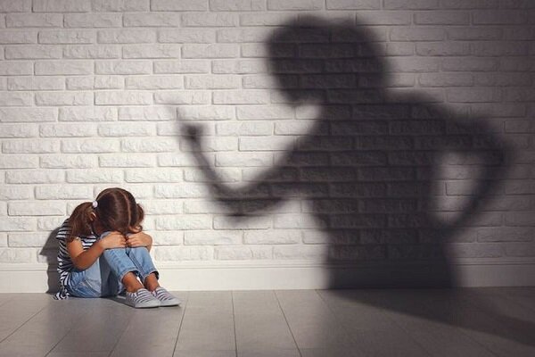 وقتی خانه قفس میشود؛ عواقب جدی کنترلگری والدین وقتی خانه قفس میشود؛ عواقب جدی کنترلگری والدین