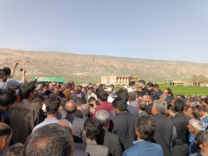 تشییع و تدفین شهید مرزبانی در روستای «جان جان» استان ایلام