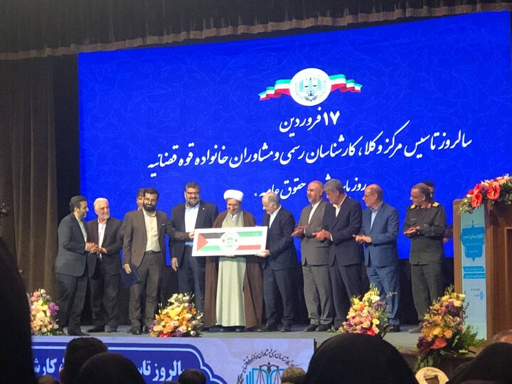 استقامت و موضع محکم جمهوری اسلامی، ترامپ را وادار به نوشتن نامه کرد استقامت و موضع محکم جمهوری اسلامی، ترامپ را وادار به نوشتن نامه کرد