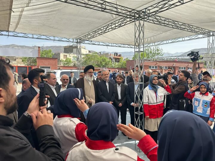 بازدیدرئیسجمهور ازنمایشگاه توانمندیهای قرارگاه اجتماعی استان البرز