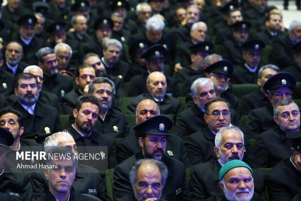آئین شکرانه توفیق خدمت در جشنهای زیر سایه خورشید در مشهد آئین شکرانه توفیق خدمت در جشنهای زیر سایه خورشید در مشهد