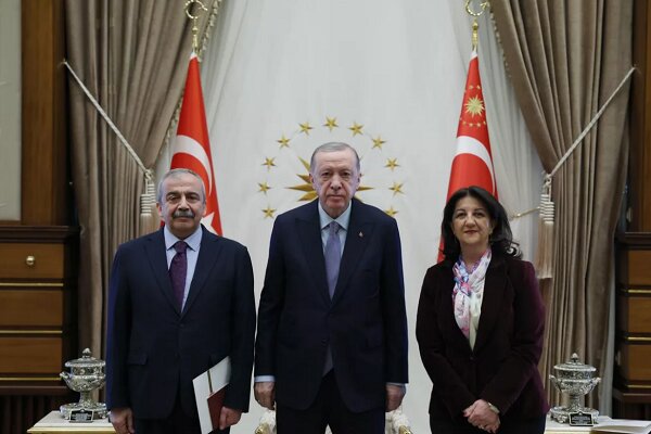 Erdoğan, Cumhurbaşkanlığı Külliyesi'nde DEM heyetini kabul ediyor Erdoğan, Cumhurbaşkanlığı Külliyesi'nde DEM heyetini kabul ediyor