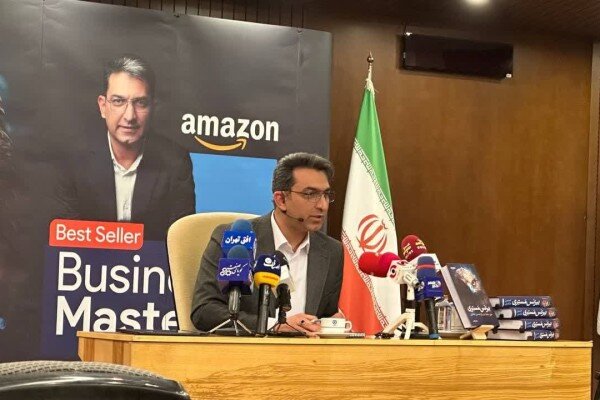 نویسندگان ایرانی میتوانند در سطح جهانی بدرخشند