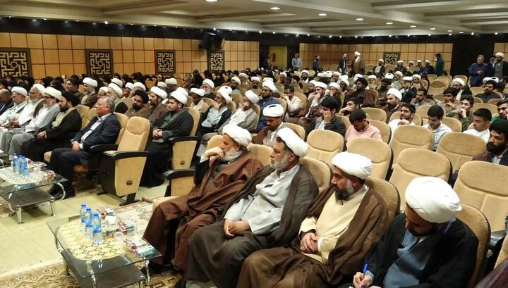 حوزههای علمیه براساس تقوا، ایمان و معنویت باشند حوزههای علمیه براساس تقوا، ایمان و معنویت باشند