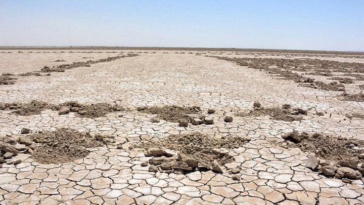 بستر خشکیده جازموریان کانون ریزگردها در جنوب کرمان