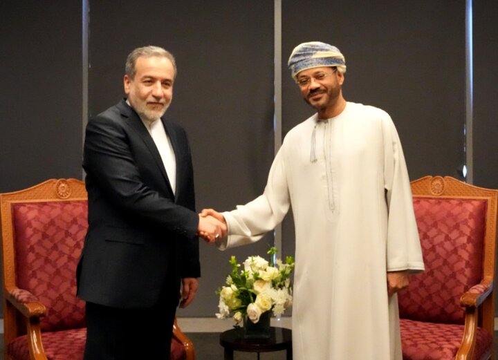 Iran, Oman FMs hold key meeting in Muscat