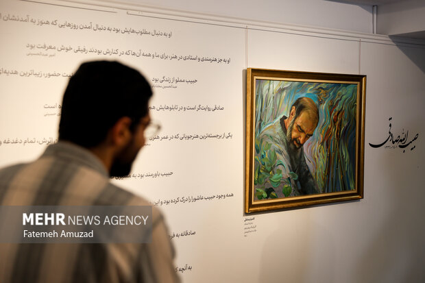 افتتاح نمایشگاه هنرمندی که هنر انقلاب را از انحصار تاریخ درآورد