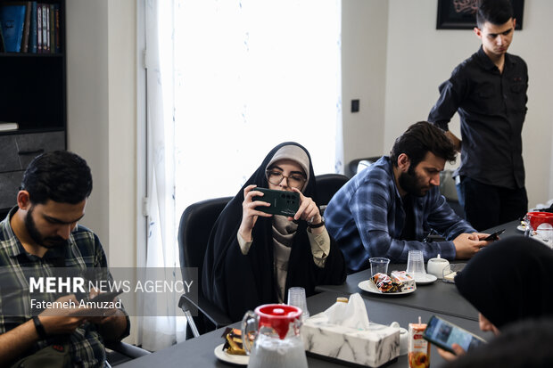 نشست خبری یک سال بعد از وعده صادق یک