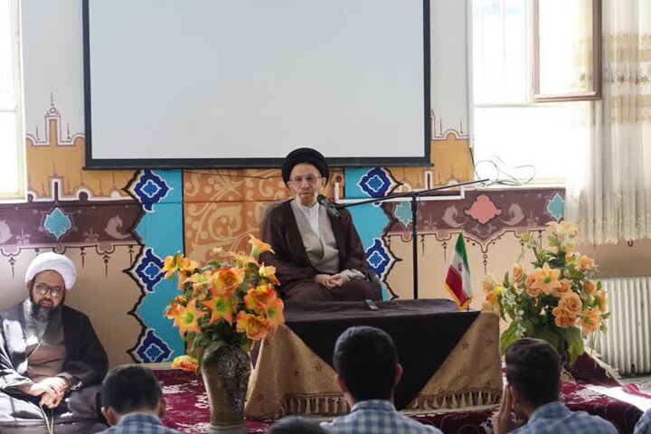 علم درصورتیکه با پشتوانه ایمان باشد اقتدار آفرین است