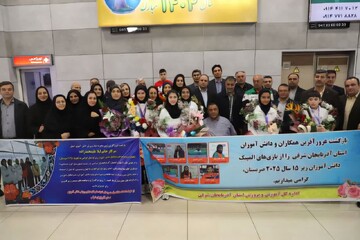 بازگشت دانش‌آموزان مدال‌آور المپیک جهانی صربستان به آذربایجان شرقی