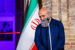 بار سنگینی بر روی دوش چهره های سال هنر انقلاب اسلامی است