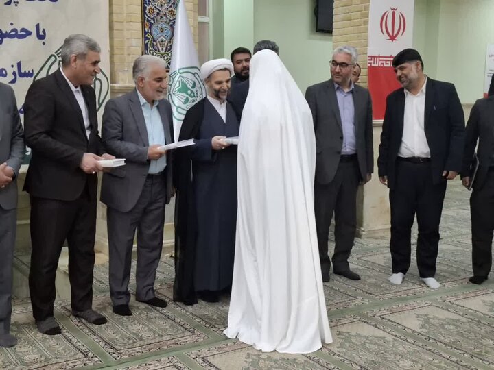 اهدای ۵۰ سری جهیزیه به نوعروسان و خانوادههای زندانیان استان همدان