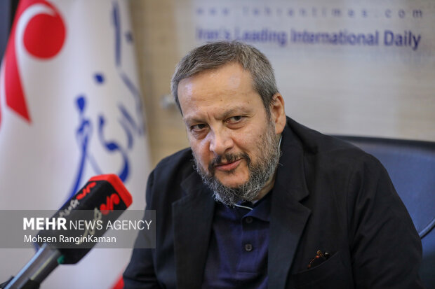 از تصاحب آوینی و بقیه شهدا دست بردارید؛ رسانه باید معتمد همه باشد