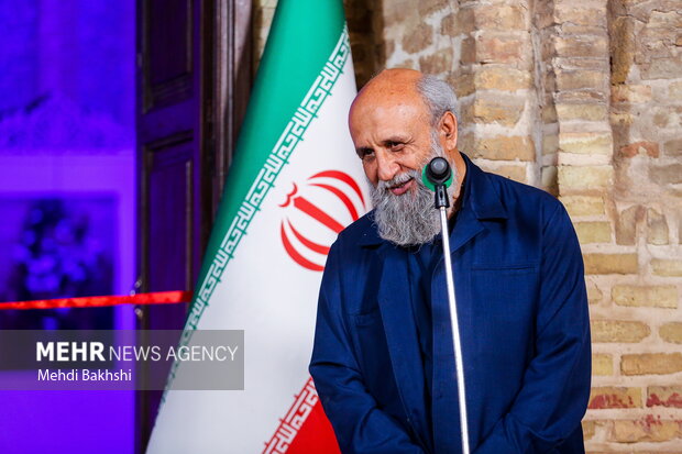 بار سنگینی بر روی دوش چهره های سال هنر انقلاب اسلامی است