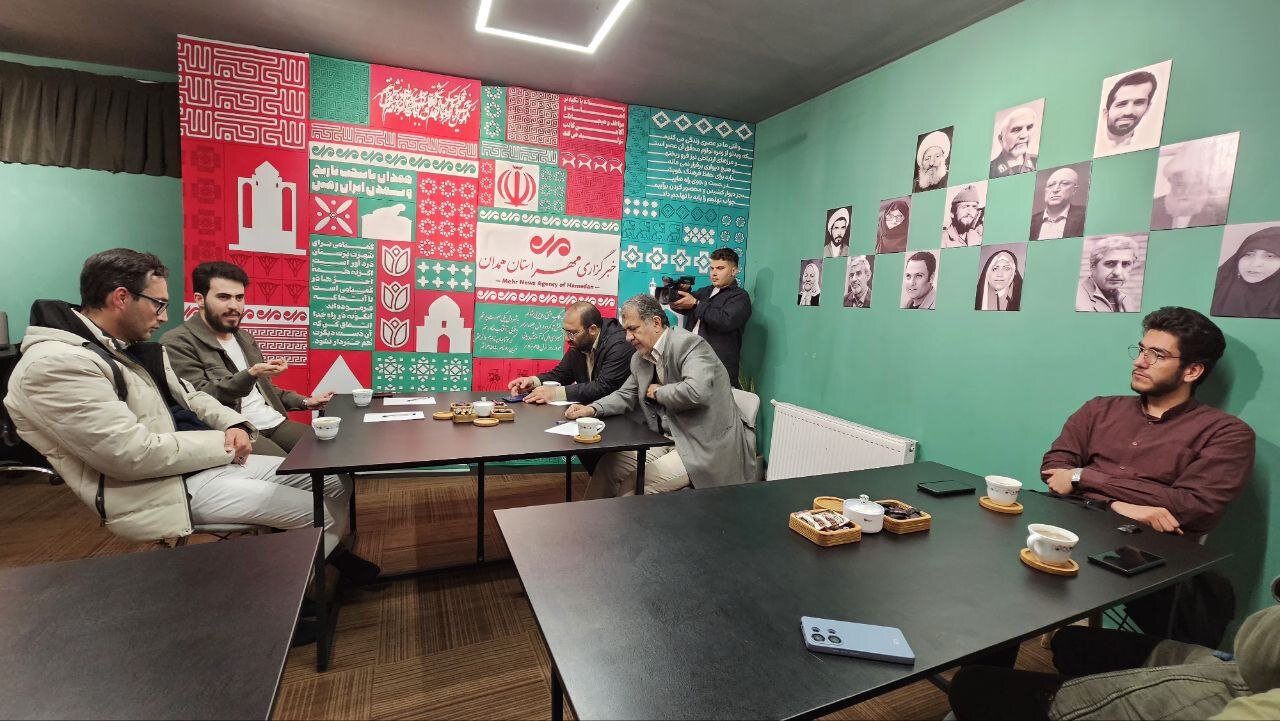 نگاه حماسی شهید آوینی الهامبخش نسل جدید شاعران و هنرمندان نگاه حماسی شهید آوینی الهامبخش نسل جدید شاعران و هنرمندان