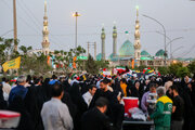 پیاده روی زائران در طریق‌المهدی(عج) به سمت مسجد جمکران