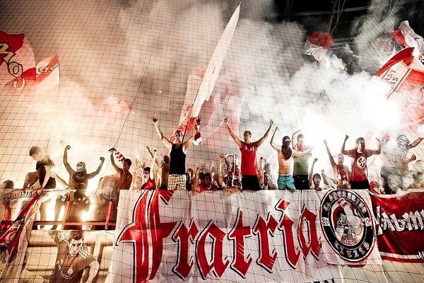 از کسر امتیاز تا بازداشت هوادار؛ اروپا چگونه با توهین برخورد میکند؟ از کسر امتیاز تا بازداشت هوادار؛ اروپا چگونه با توهین برخورد میکند؟