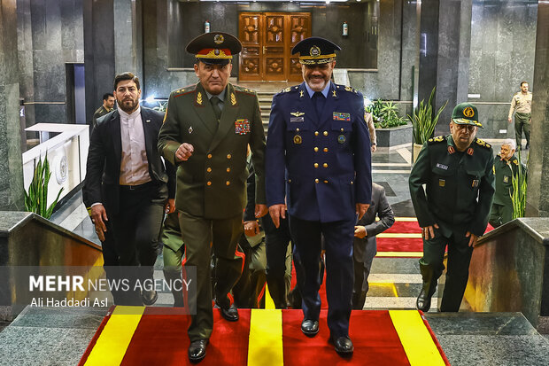 Iran defense min. welcomes his Tajik counterpart in Tehran
