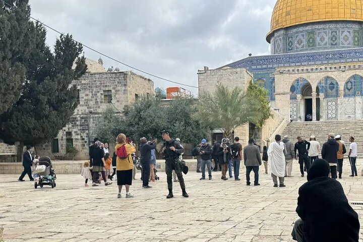 یورش ۱۰۰۰ شهرک نشین به مسجدالاقصی