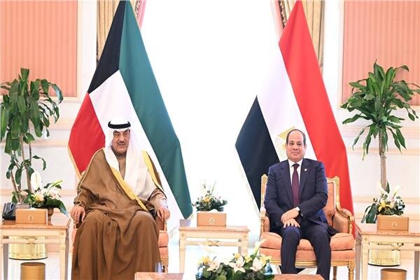 استقبال گرم همراه با رقص عربی کویتیها از رئیس جمهور مصر+ فیلم