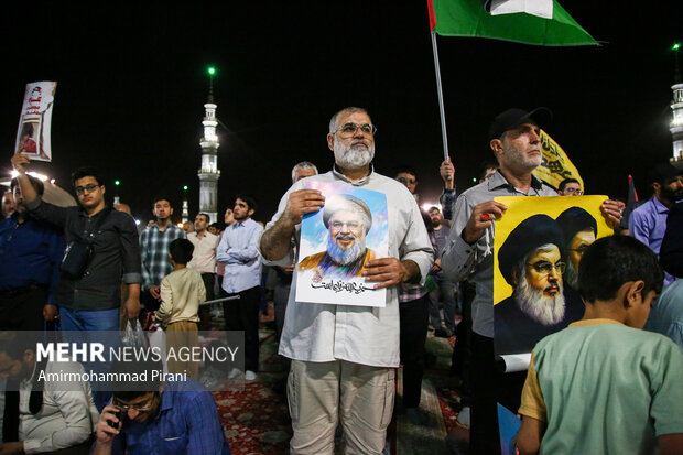 طنین الله اکبر در دفاع از مردم غزه در آستان مقدس مسجد جمکران طنین الله اکبر در دفاع از مردم غزه در آستان مقدس مسجد جمکران