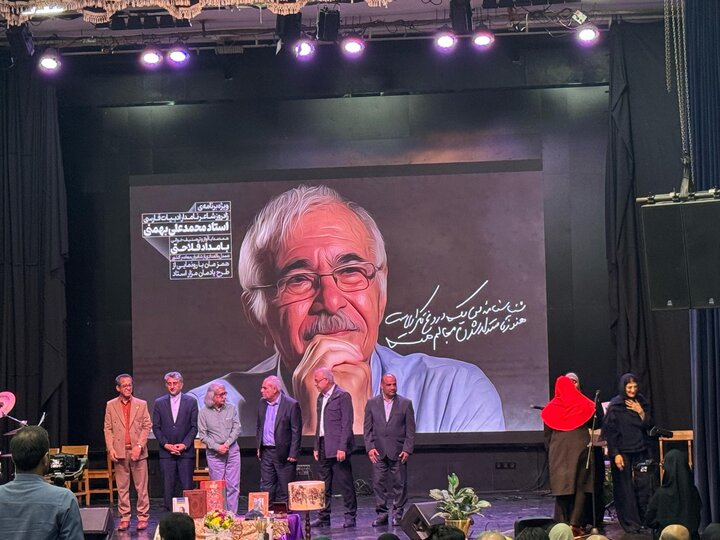 یادمان مزار محمد علی بهمنی در بندرعباس رونمایی شد