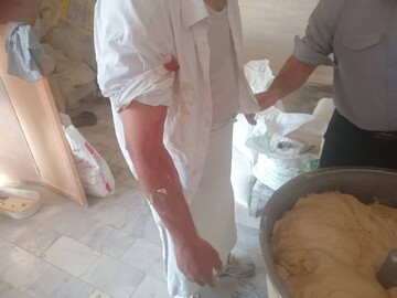 دست کارگر نانوایی در سنندج از چنگال دستگاه خمیرگیر رها شد