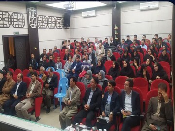 معلم ستون فقرات جامعه و معمار آینده نسل‌ها است