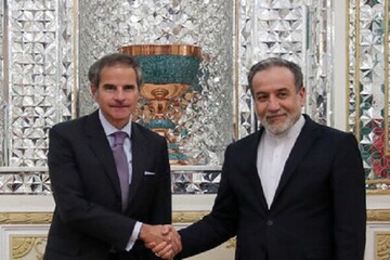 غروسي يلتقي عراقجي في طهران