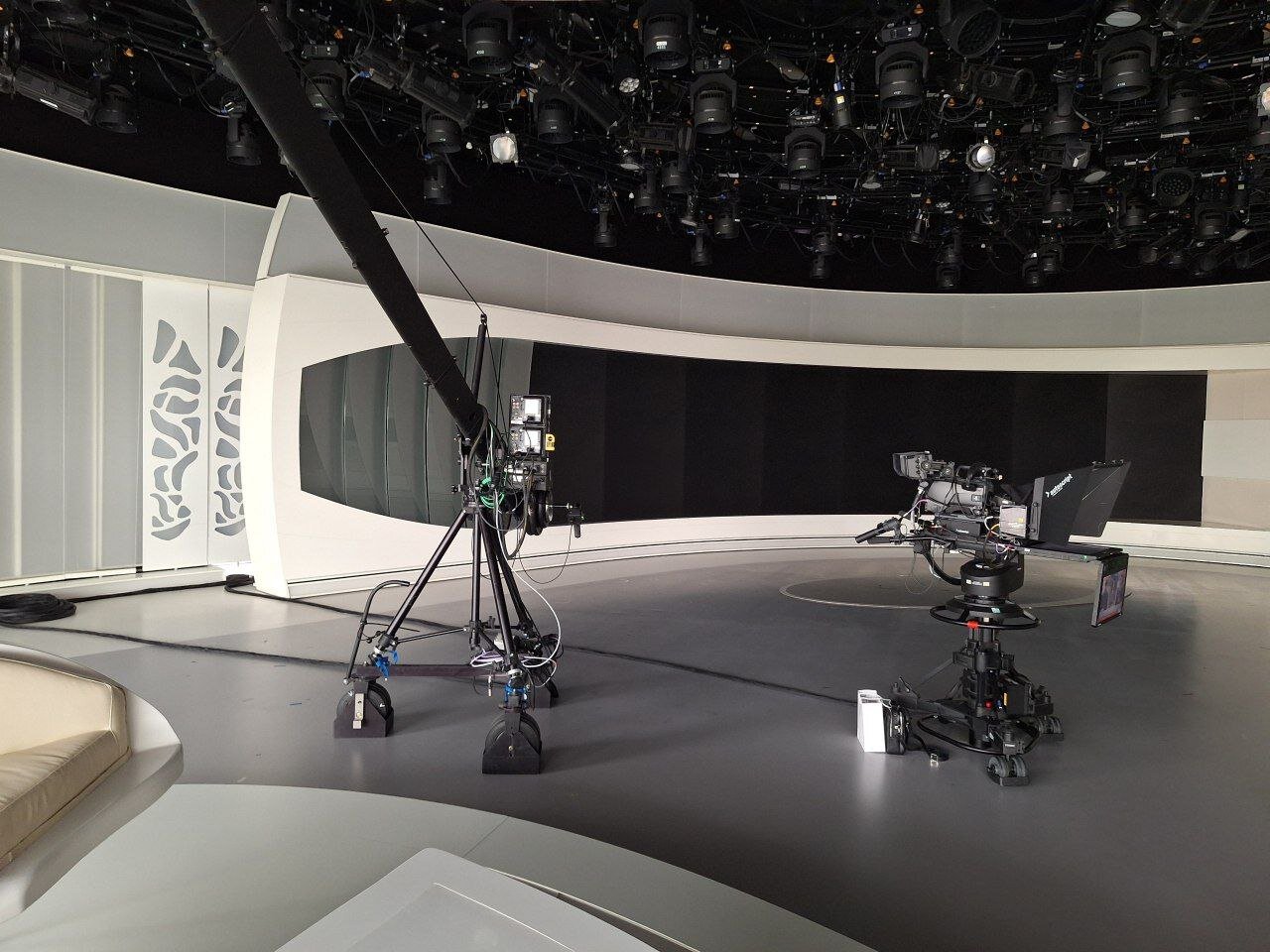 بازدید خبرنگاران گروه رسانهای مهر از شبکه «الجزیره» + تصاویر