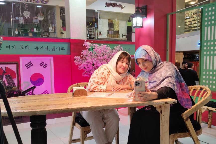 علیه کیپاپ مستند نساختم؛ ۷ ماه تلاش برای مصاحبه با ماکان بند