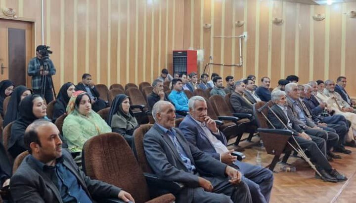 برگزاری مراسم خاطره گویی بلوط و برنو در باشت با موضوع بمباران عشایر