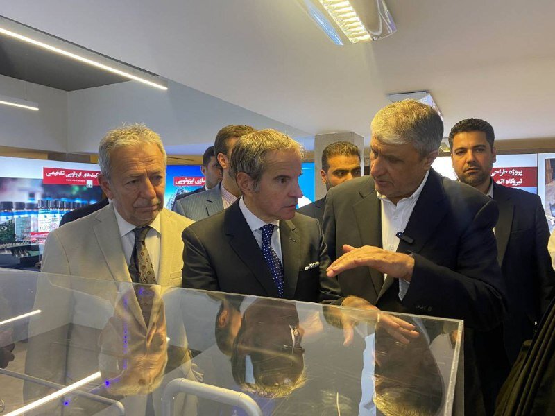 غروسي يزور  معرض "إنجازات الصناعة النووية"