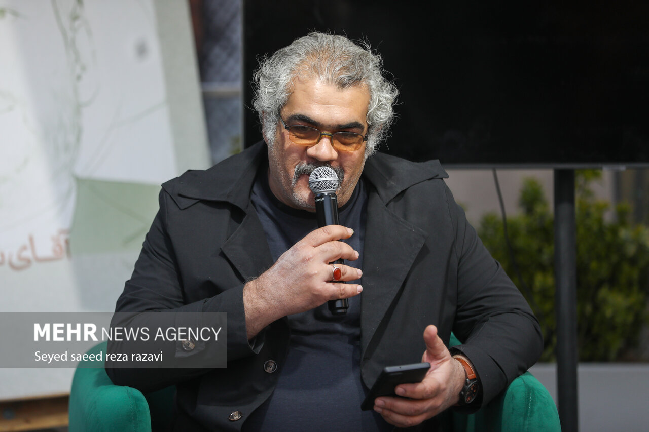 سیدعلی میرفتاح، سردبیری که ستاره مجلات خودش است