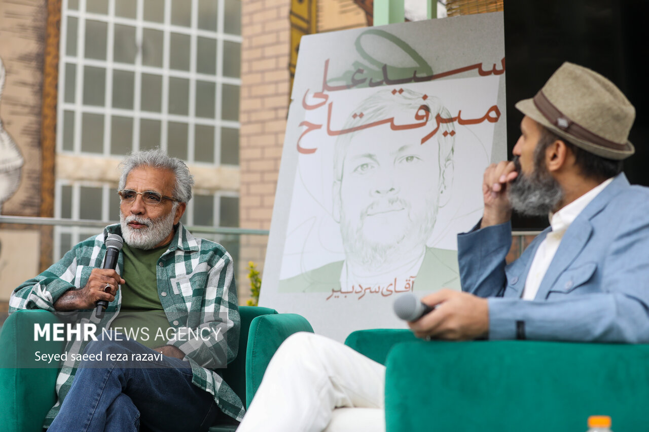 سیدعلی میرفتاح، سردبیری که ستاره مجلات خودش است