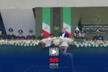 حضور فرماندهان ارتش و سپاه در رژه اقتدار نیروهای مسلح