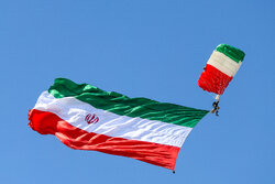 روز ارتش ۱۴۰۵؛ رژه اقتدار در دل ۴۰ روز آتش و خون، نه در خیابان‌ها