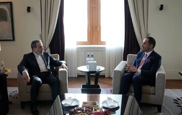 FM Araghchi meets with Qatari counterpart in Russia