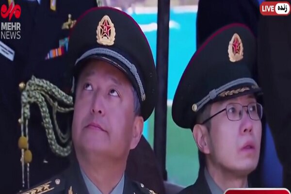 Tahran’daki geçit töreni yabancı askeri misafirleri büyüledi Tahran’daki geçit töreni yabancı askeri misafirleri büyüledi