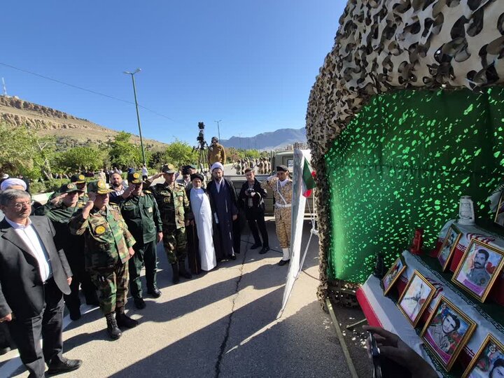 رژه روز ارتش در خرمآباد برگزار شد