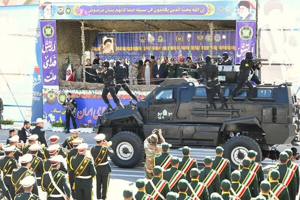 مراسم سان و رژه نیروهای مسلح در ارومیه برگزار شد