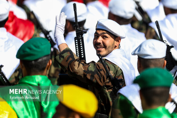 مراسم رژه روز ارتش