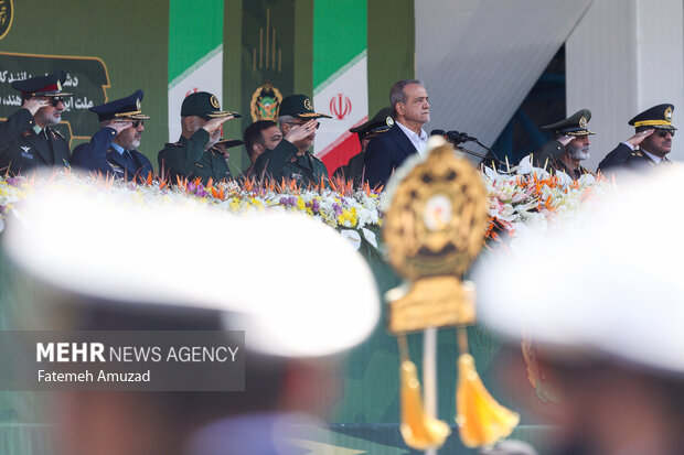 مراسم رژه روز ارتش