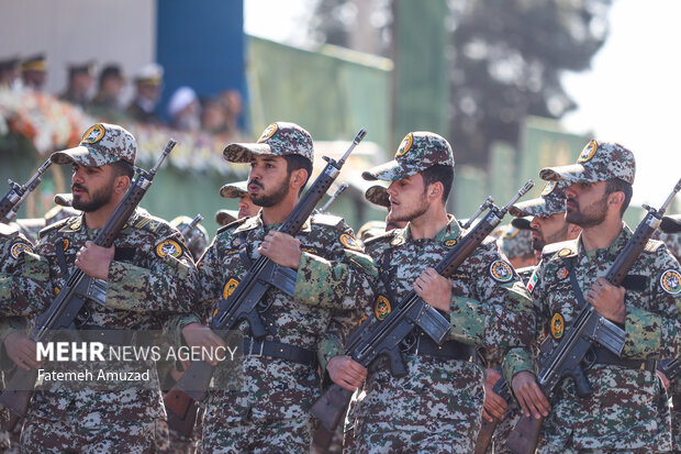 مراسم رژه روز ارتش
