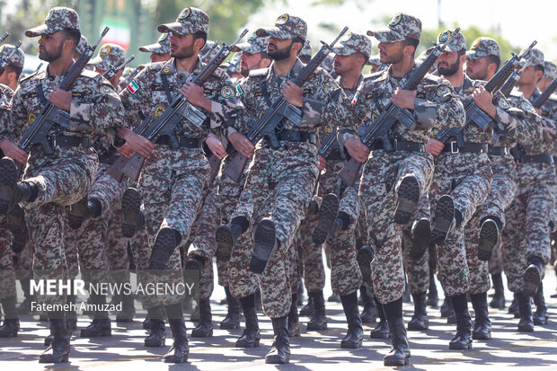 مراسم رژه روز ارتش