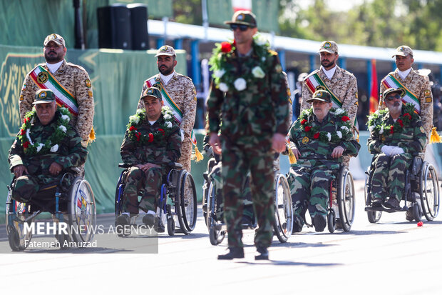 مراسم رژه روز ارتش