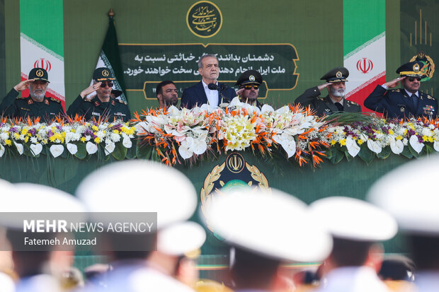 مراسم رژه روز ارتش